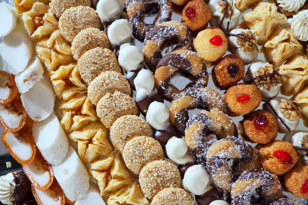 Torte in vendita per raccogliere fondi per la materna di San Carlo