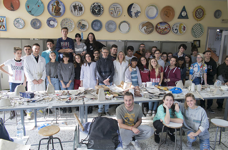 25 Aprile-Faccio: un successo il progetto didattico Teiere nell’immaginario ceramico