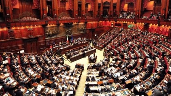 250 euro in meno al giorno per i parlamentari senza Green pass