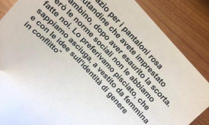 «Maestre vergogna, avete vestito mio figlio di rosa»