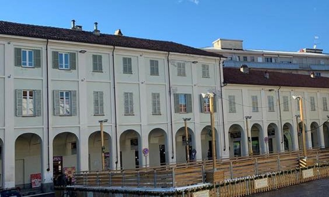 Si accende il Natale a Ivrea con l’albero e tante iniziative