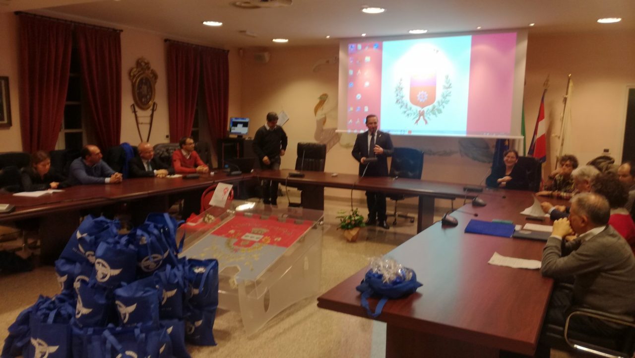 Cattivi odori dalla Costantino, incontro in Municipio per risolvere il problema