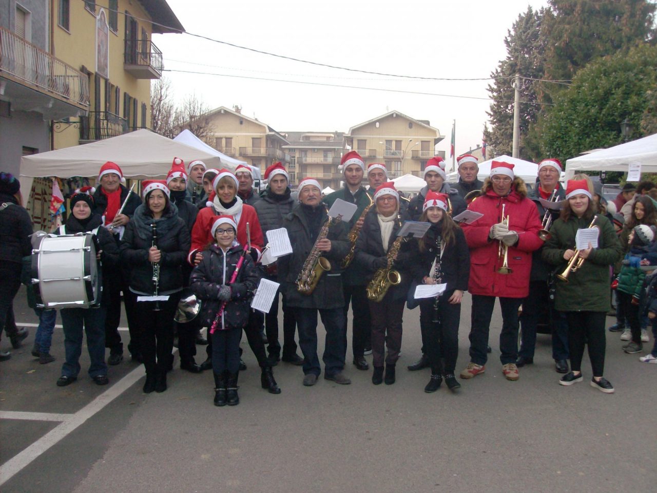 San Giusto Canavese in festa con un riuscito mercatino di Natale