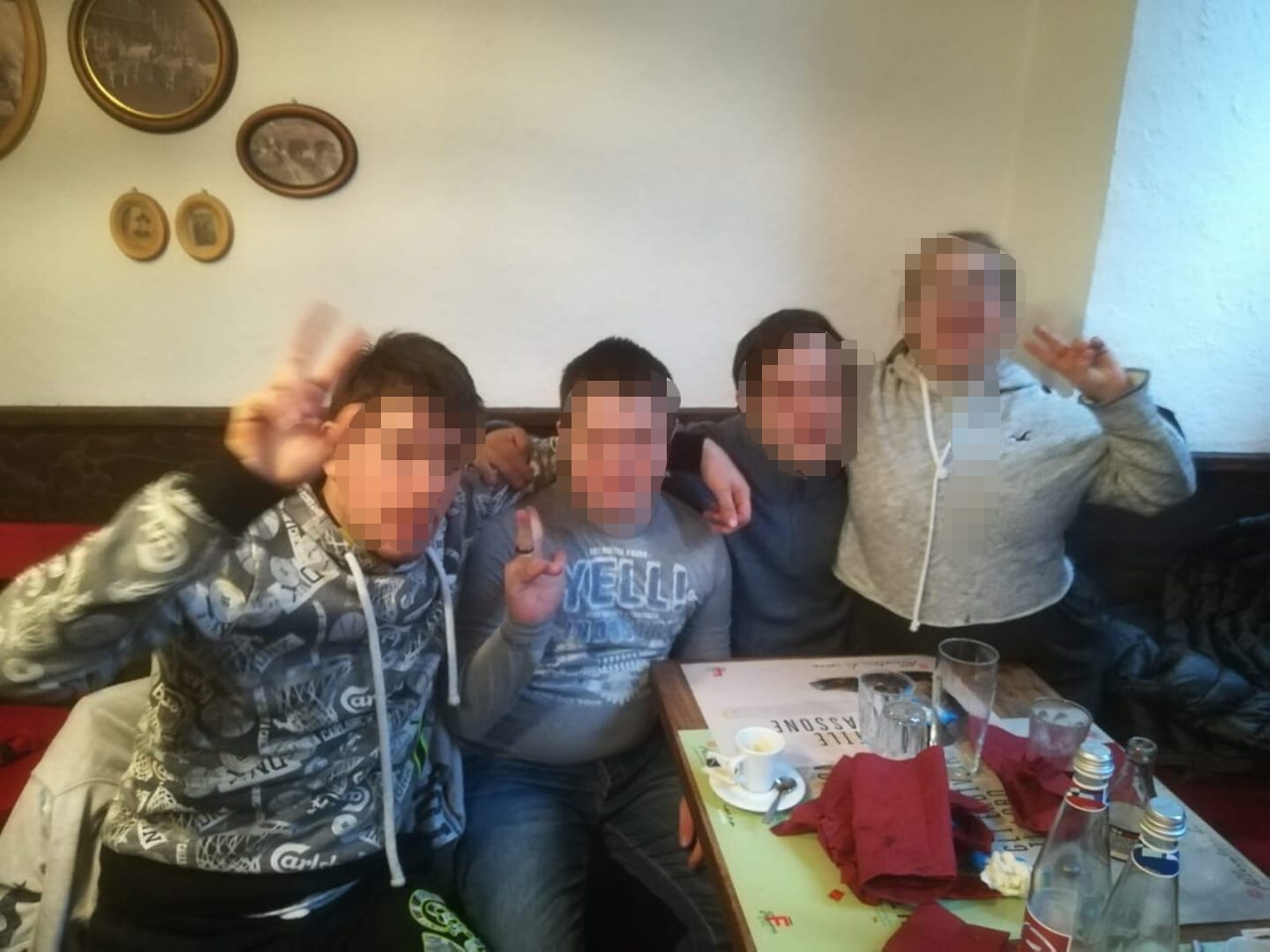 Ragazzi down cacciati dalla trattoria