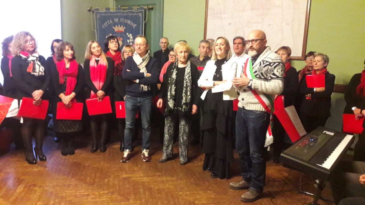 La mostra Atmosfere natalizie visitabile in Municipio a Cuorgnè