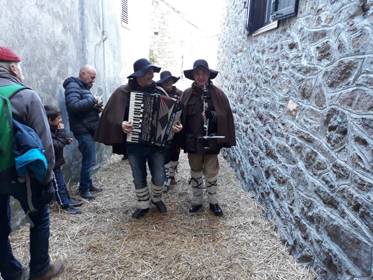 “Dignal ant al cianton vei”, un Natale d’altri tempi a Frassinetto | FOTO