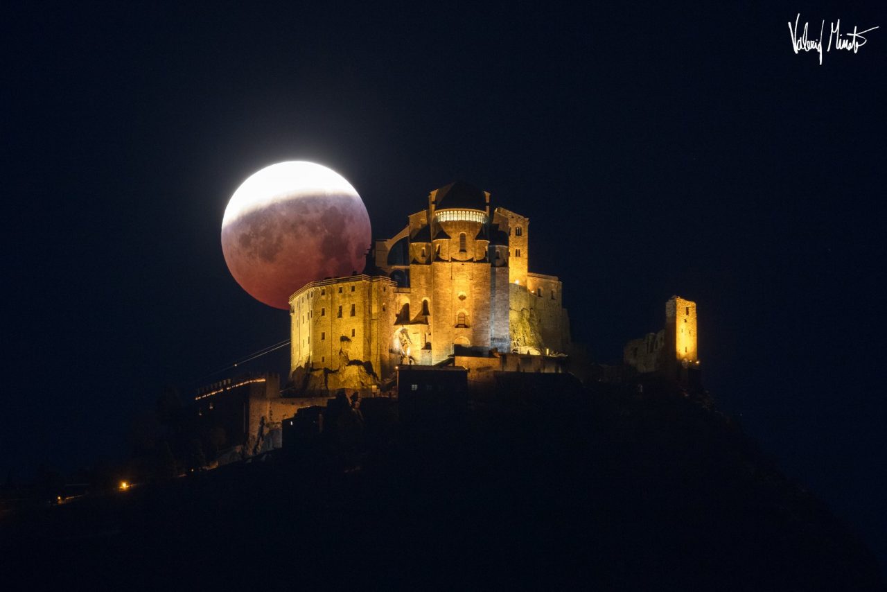 Luna rossa: ve la siete persa? Splendide immagini dal Canavese