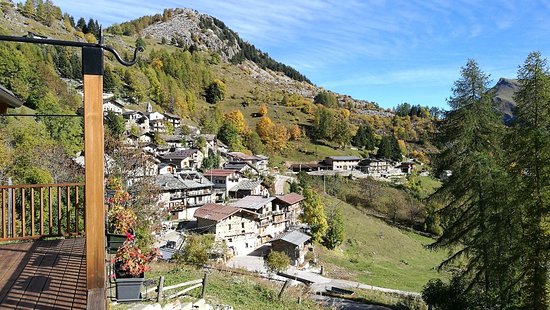 Paese in vendita su internet