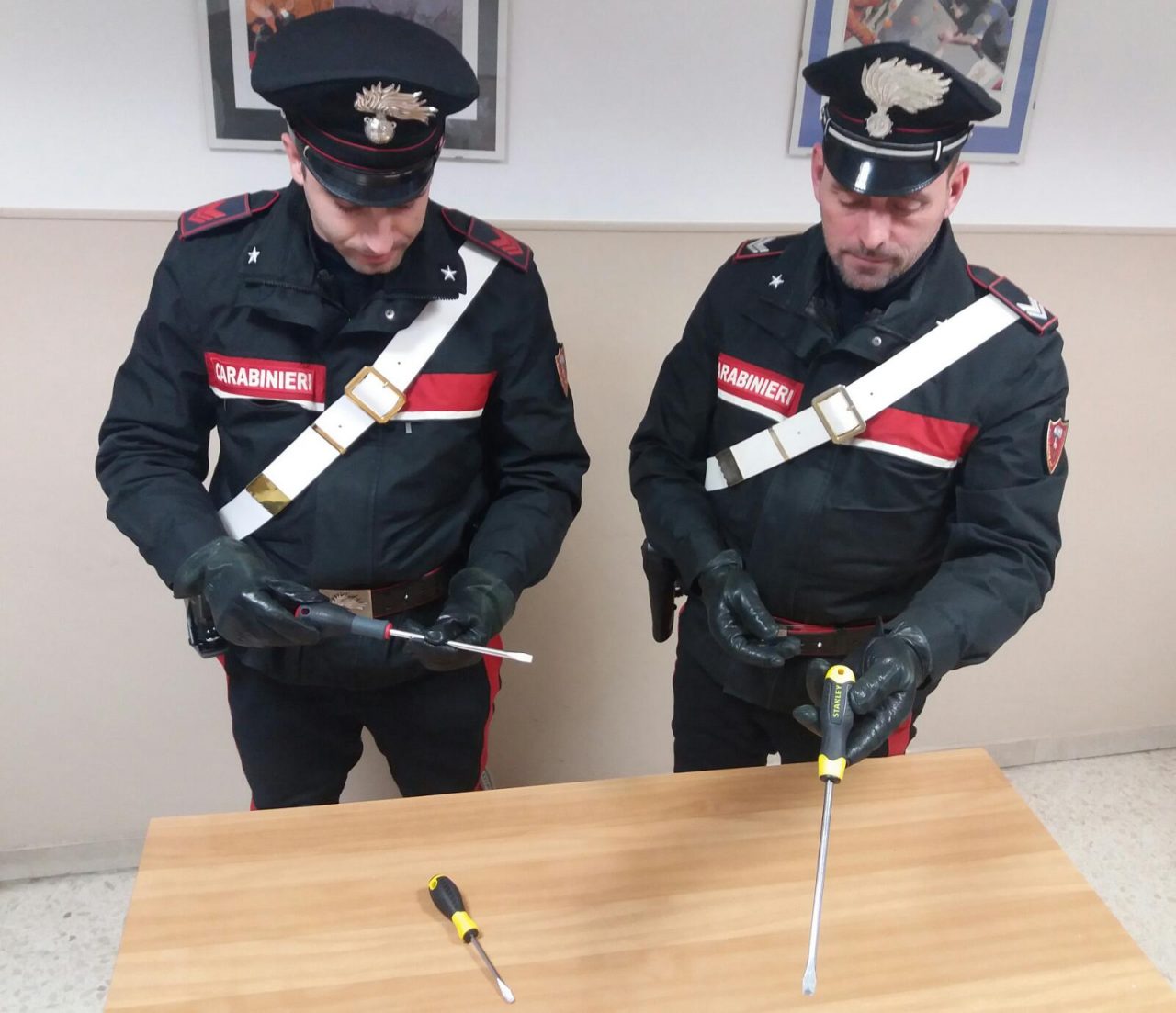 Arrestata una 17enne beccata dopo aver rubato ad Ivrea