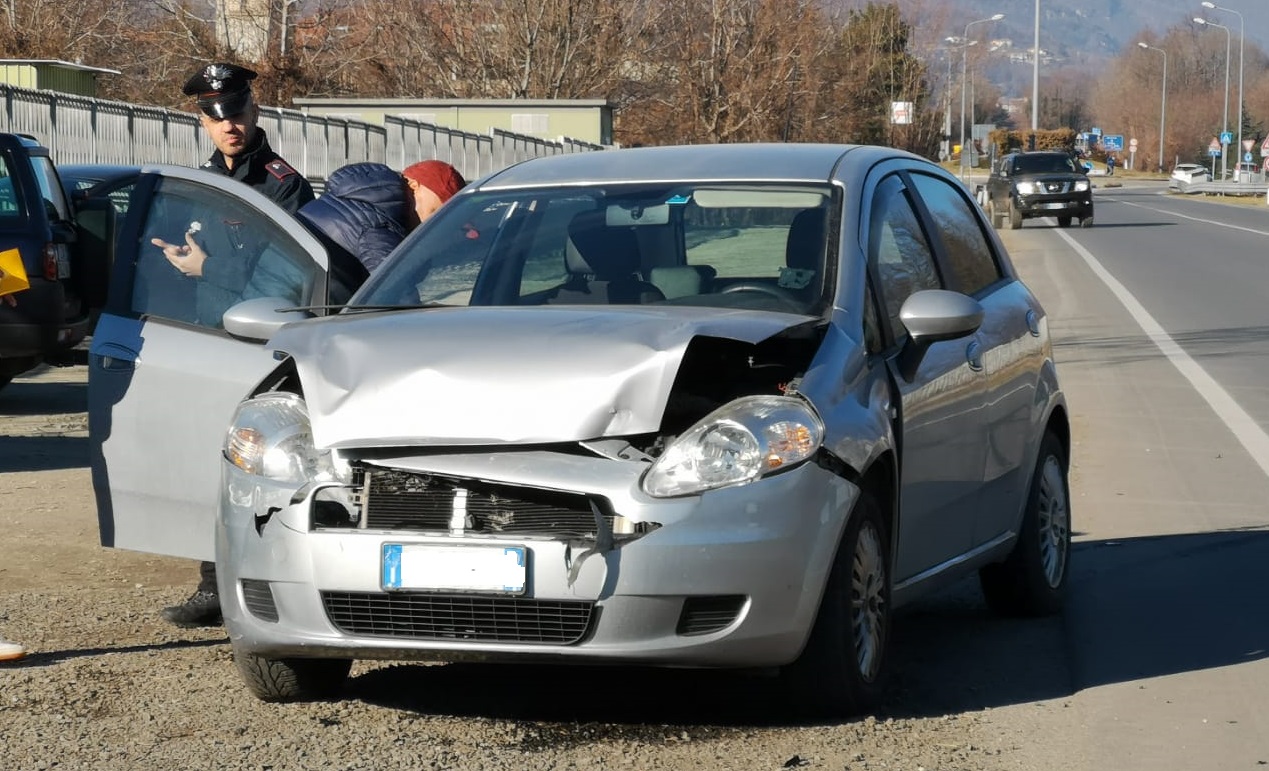 Altro scontro tra auto questa volta sulla 460 a Valperga