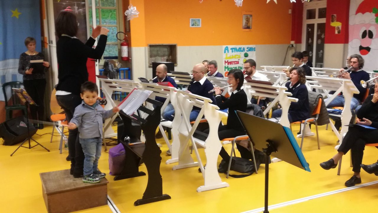 “Note di solidarietà” alla materna di Oglianico | FOTO