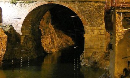 Chiuso il Ponte Vecchio a Ivrea per controlli