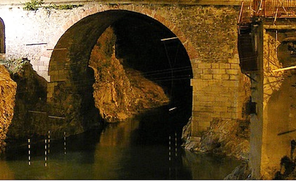 Chiuso il Ponte Vecchio a Ivrea per controlli