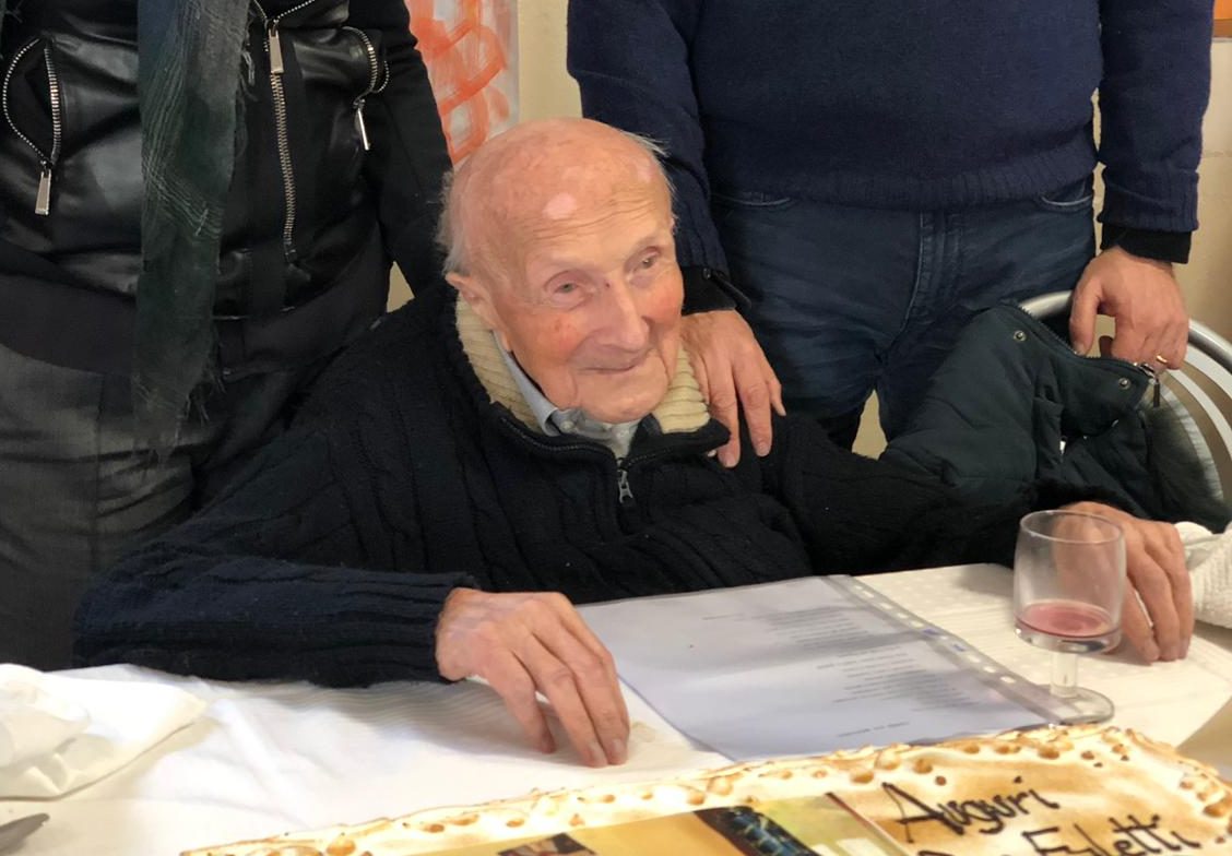 Grande festa per i 102 anni di don Nicola Faletti
