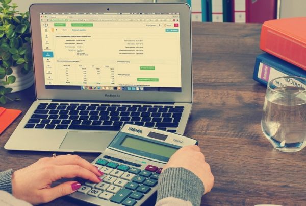 Uncem: con la fattura elettronica a rischio i negozi dei Comuni montani
