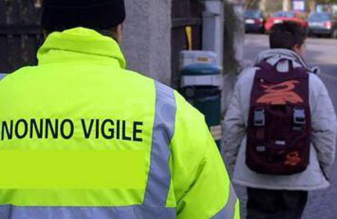 Mathi, cercasi nonni vigile