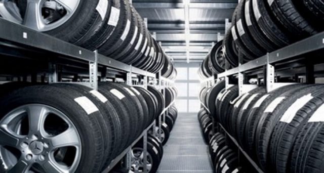Guidare in sicurezza, verificare la pressione dei pneumatici