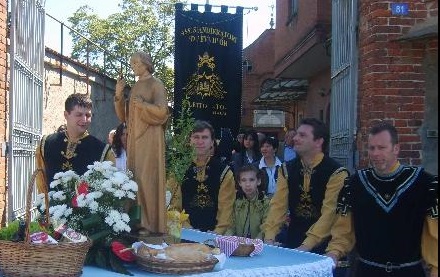 Carnevale gustoso a Feletto grazie agli Sbandieratori