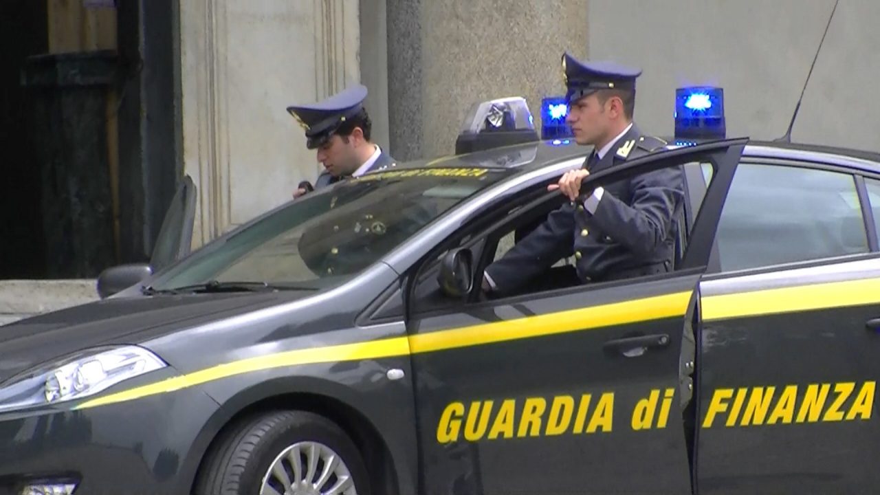 Nuovo blitz nel laboratorio lager di Montalenghe: operai di nuovo al lavoro