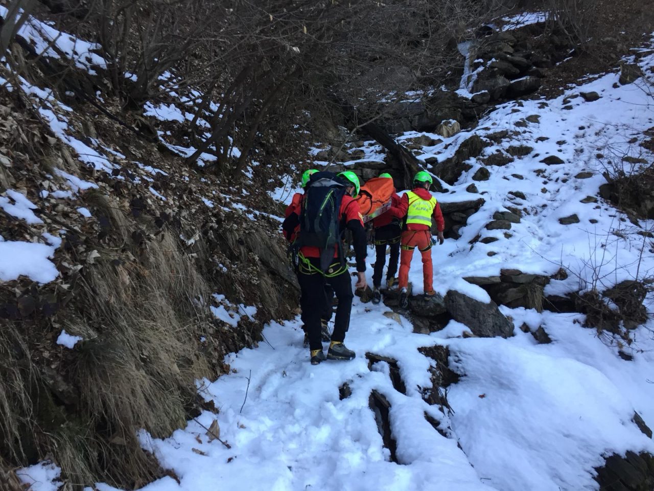 Escursionista salvato dal soccorso alpino a Traversella