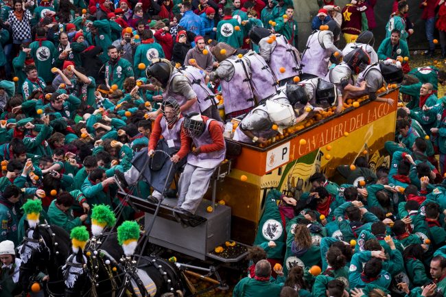 Carnevale di Ivrea batte Carnevale di Viareggio