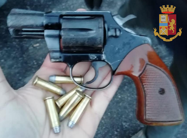 Rapina all’ufficio posta sventata dalla Polizia di Stato