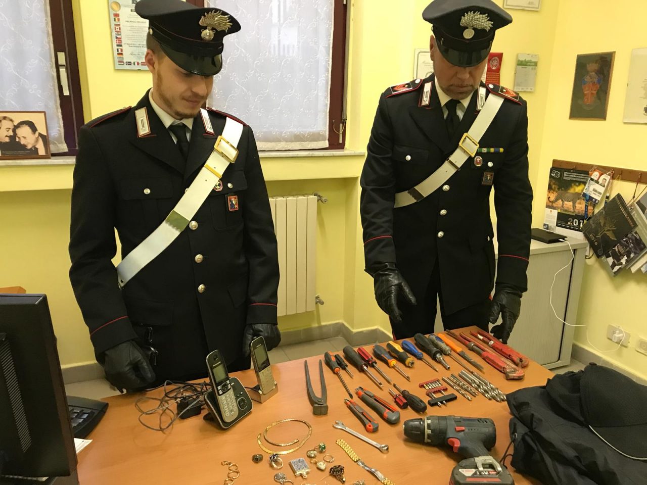 Topo d’appartamento arrestato, colpiva con i proprietari in casa | FOTO e VIDEO