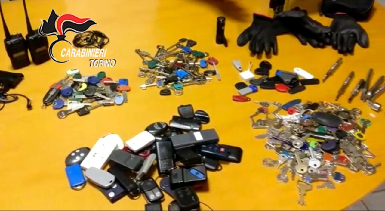 Famiglia sinti arrestata per furti e ricettazione | FOTO e VIDEO