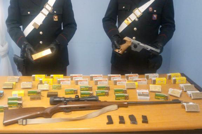 Due arresti a Mathi e Palazzo Canavese per detenzione illegale di armi | FOTO