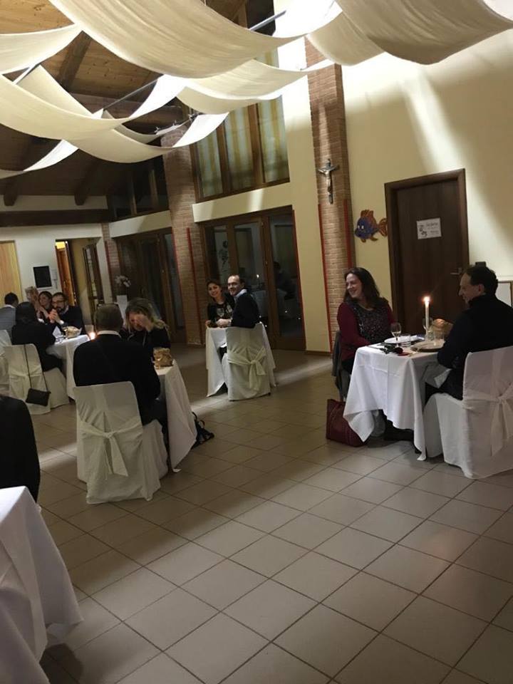 San Carlo, cena a lume di candela… all’asilo