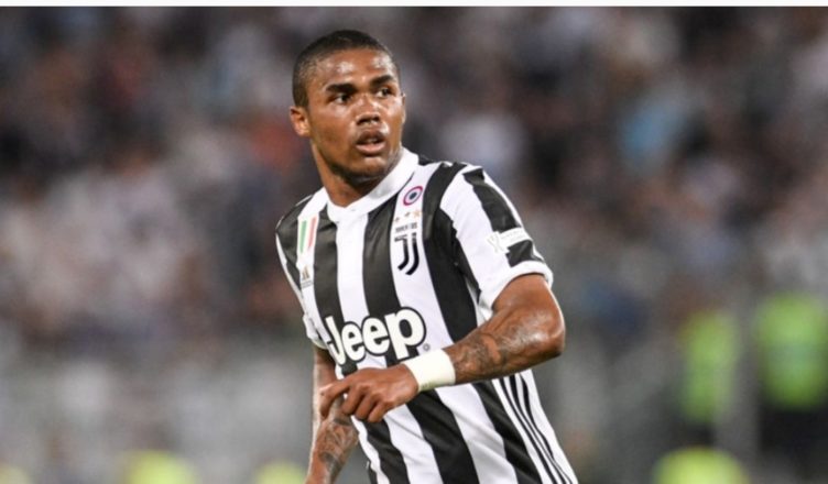 Douglas Costa coinvolto in un incidente sull’A4 | FOTO