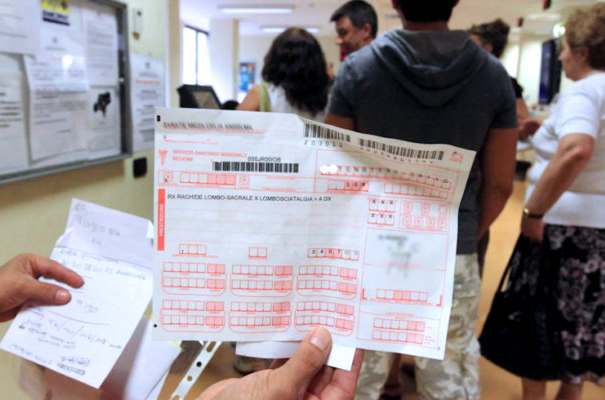 Per una visita medica all’Asl i tempi di attesa restano biblici: si accorciano solo… viaggiando