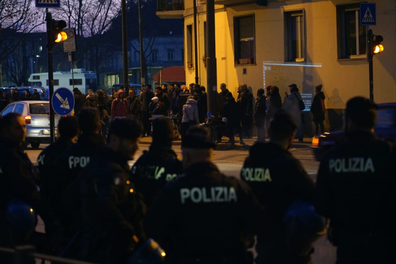 Oggi, sabato 30 marzo, il corteo degli anarchici a Torino