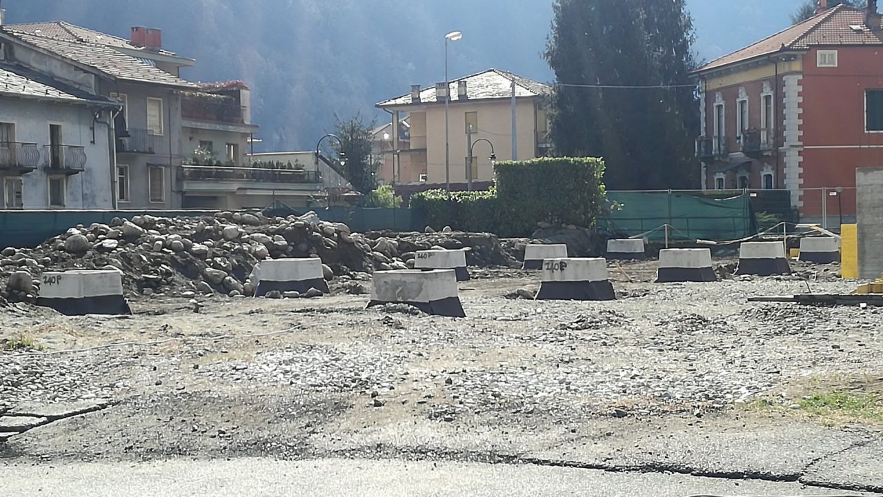 Polo scolastico di Pont Canavese, critiche sempre più aspre