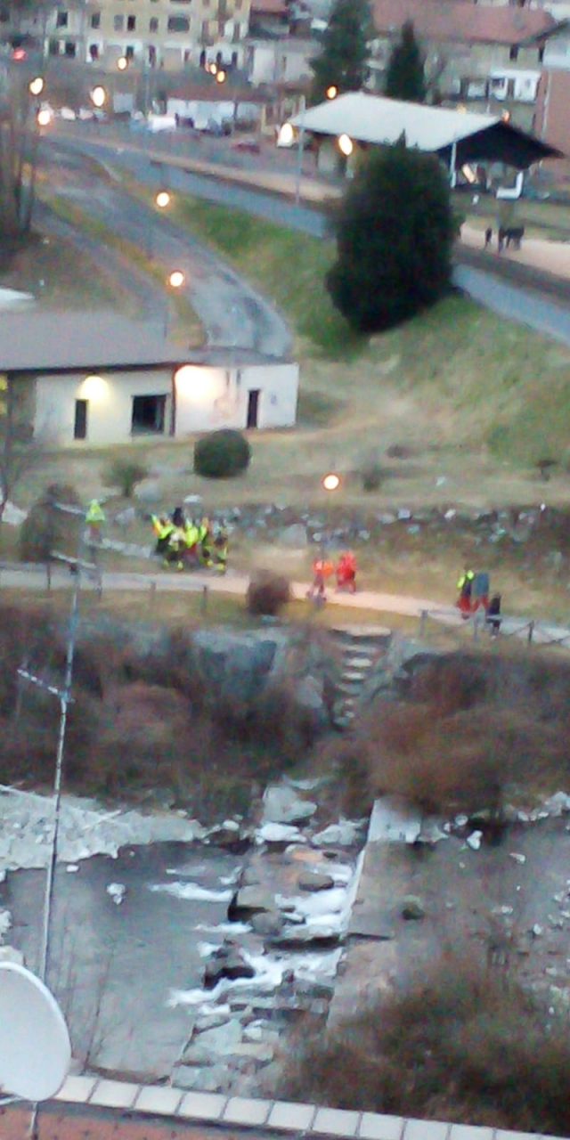 Cade nel torrente, uomo recuperato da Vigili del fuoco e Saf