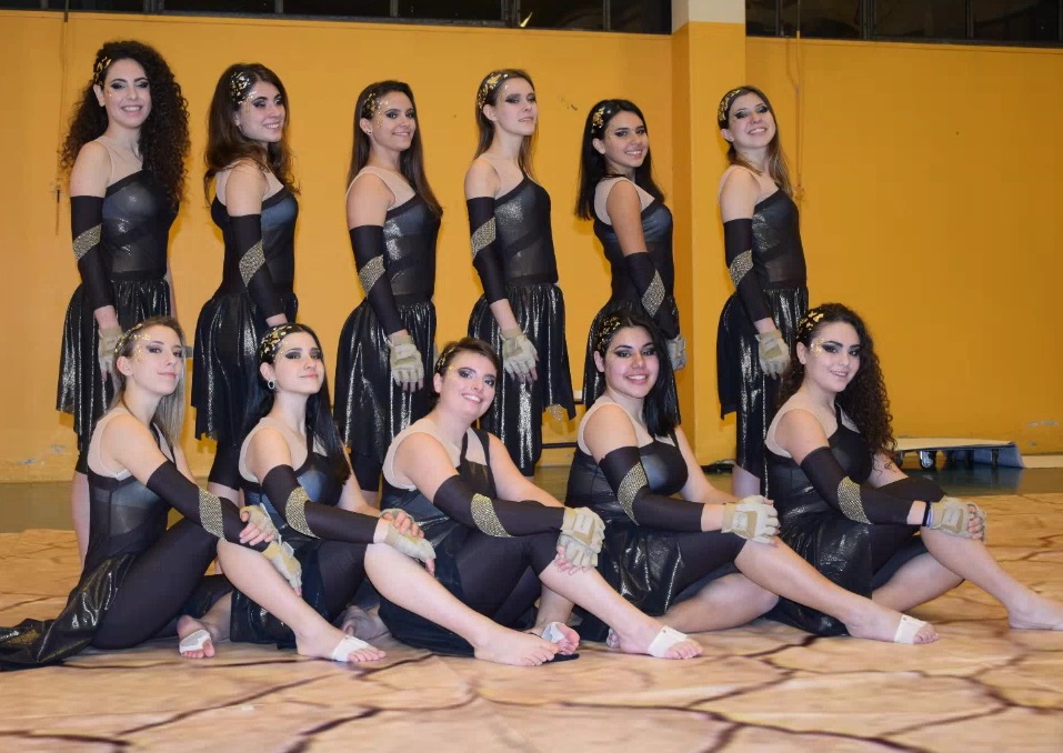 Brillano le atlete della Color Guard della General Vincent Marching Band