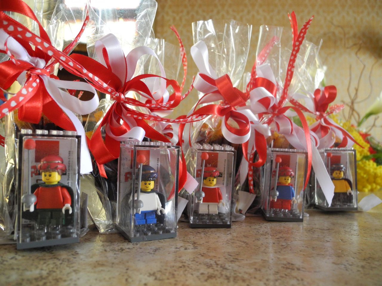 I Lego degli Abbà regalati ai piccoli Priori dal sindaco Sertoli