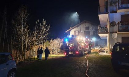 Paura a Ceres: magazzino-legnaia a fuoco in frazione Chiamorio