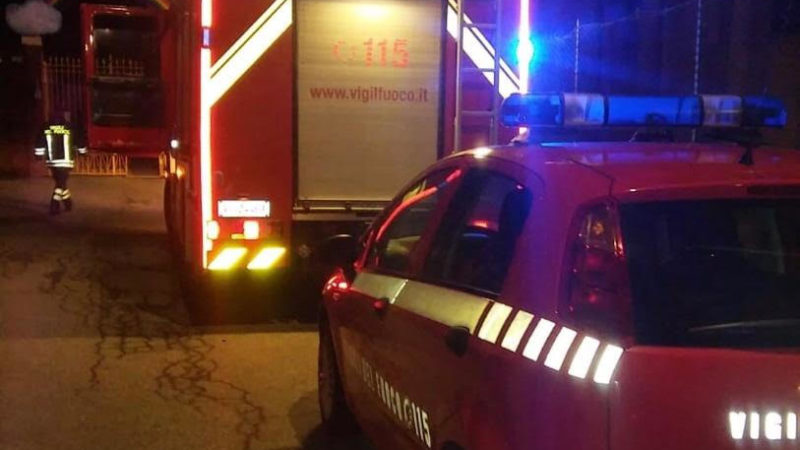 Crolla soffitto a scuola nel novarese: 4 feriti