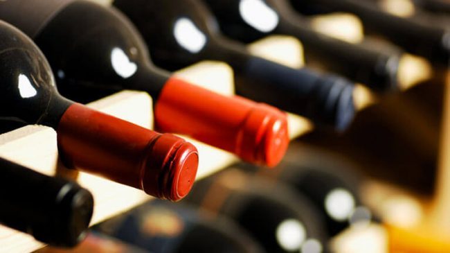 Truffa del vino: denunciata una donna