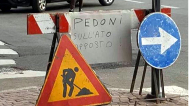 Cartello sgrammaticato del Novarese fa il giro del web