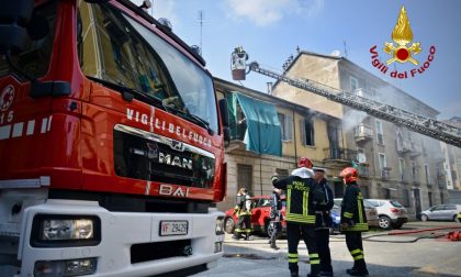 Incendio nella notte: distrutto un camper a Torino