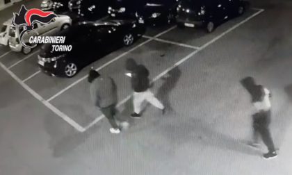 Baby vandali devastano la stazione ferroviaria per noia VIDEO