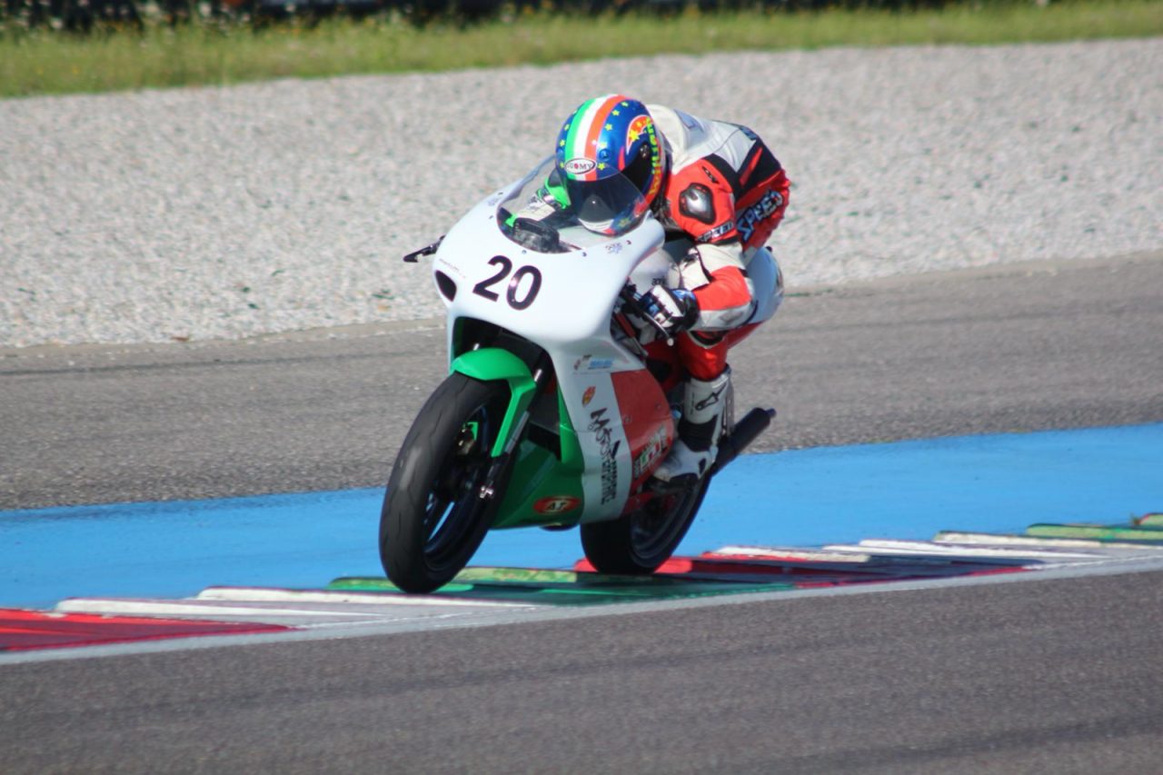 Motociclismo: William Pisano subito sul gradino più alto del podio
