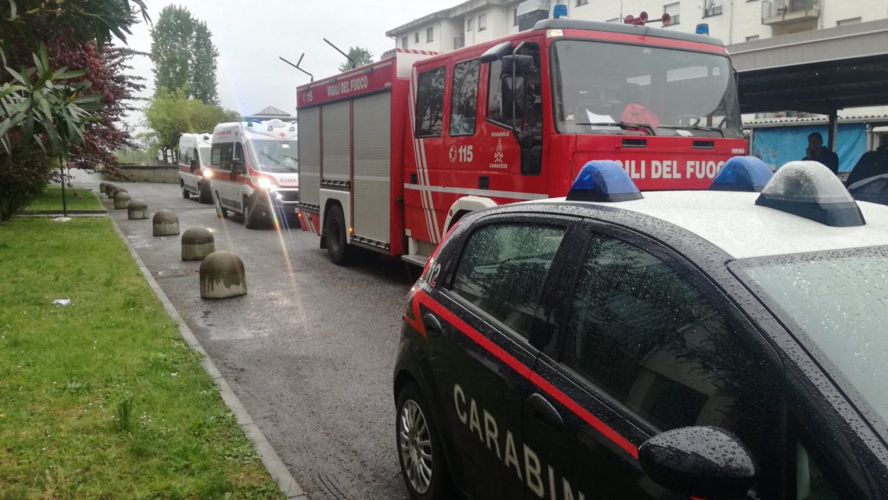 Uomo trovaro riverso a terra in casa: è in grave condizioni
