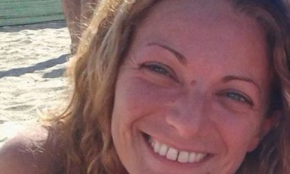 Simona Rocca dimessa dall’ospedale: l’ex le diede fuoco