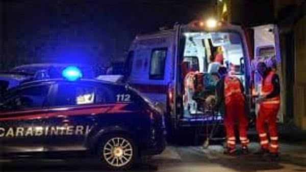 Cade nel fosso con la bici: morto