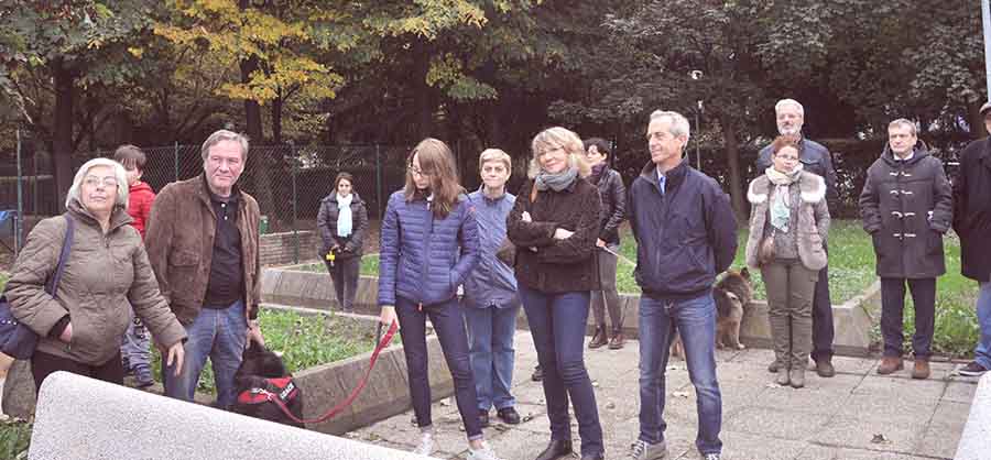 Chi raccoglie semina civiltà a Borgaro, il concorso per raccogliere le deiezioni canine