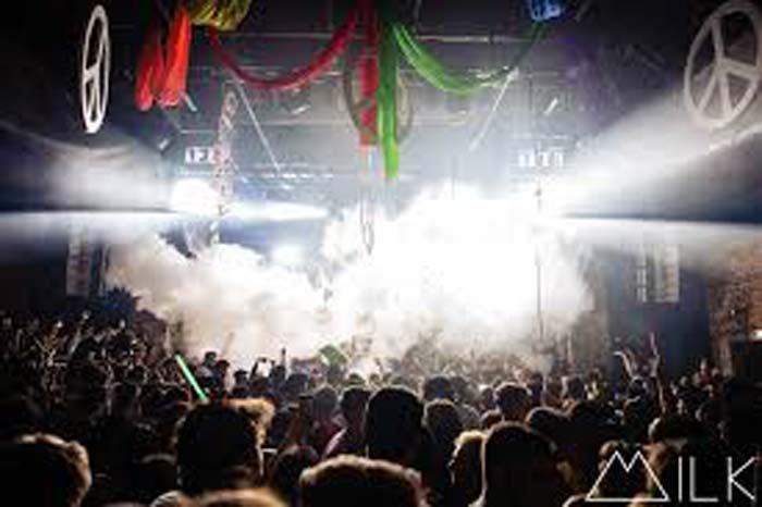 Discoteca sovraffollata chiuso locale di Torino