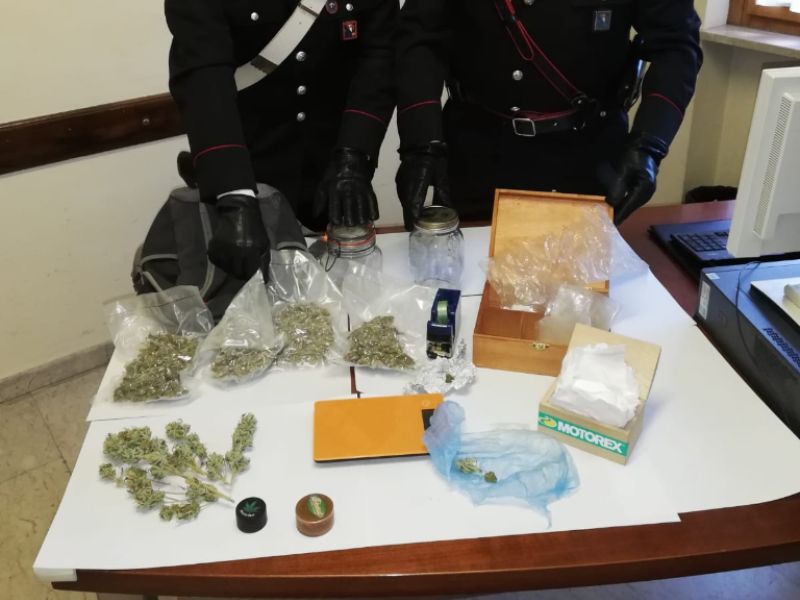Spaccio di marijuana: 24enne arrestato dai Carabinieri di Cuorgnè